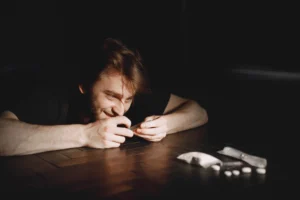 How Benzo Addiction Develops Early Signs, Symptoms, and When to Seek Treatment Feature